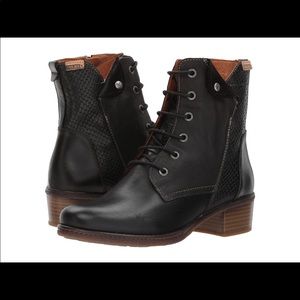 Pikolinos Zaragoza black leather lace up boots 7
